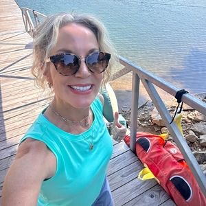 Meet your Posher, Posh